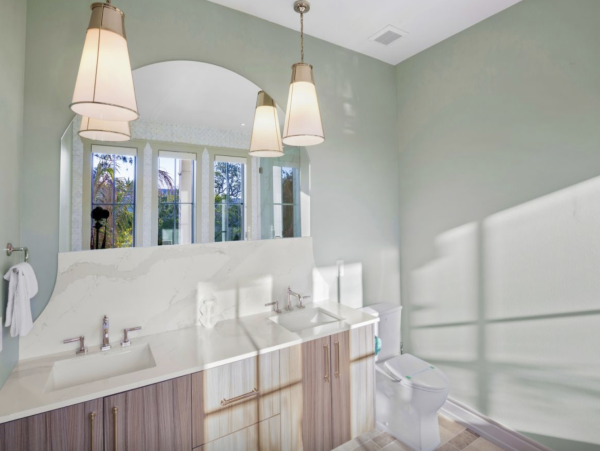 Custom Luxury Home 7 minute walk to beach and South Village